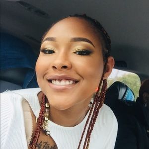 Meet your Posher, Mikalia